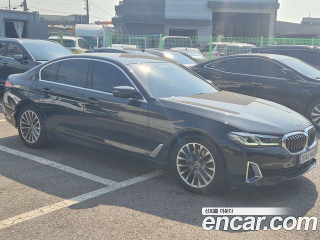 بي ام دبليو الفئة الخامسة (G30) 520i