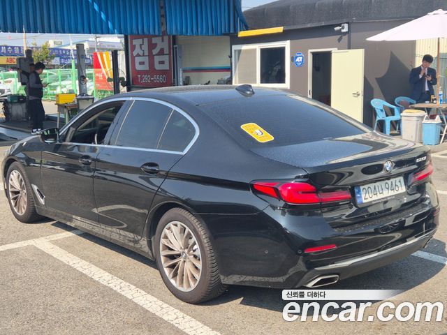 بي ام دبليو الفئة الخامسة (G30) 520i