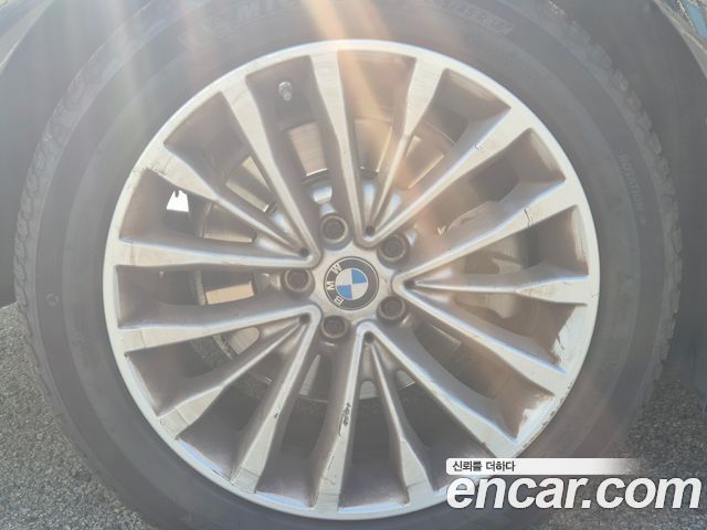 بي ام دبليو الفئة الخامسة (G30) 520i