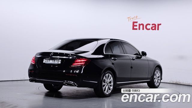 مرسيدس إي كلاس W213 E300 4MATIC