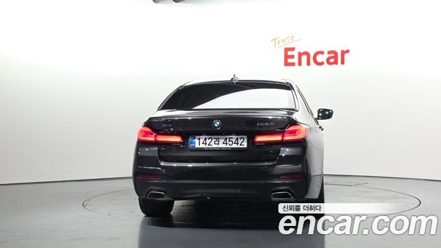 بي ام دبليو الفئة الخامسة (G30) 530i xDrive M