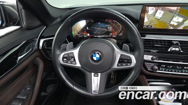 بي ام دبليو الفئة الخامسة (G30) 530i xDrive M