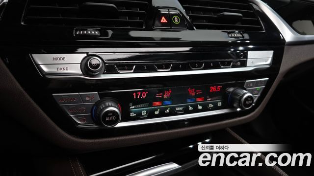 بي ام دبليو الفئة الخامسة (G30) 530i xDrive M