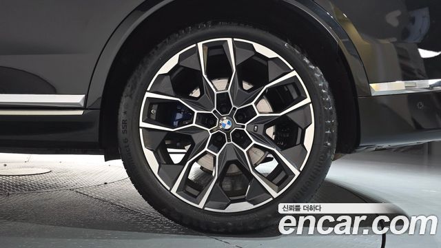 بي ام دبليو X7 xDrive 40i M 6 G07