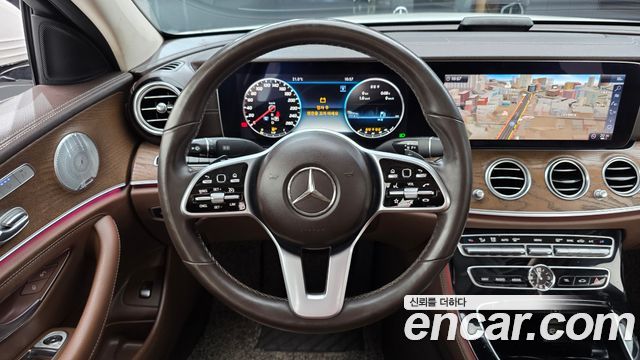 مرسيدس إي كلاس W213 E300 4MATIC