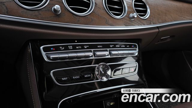 مرسيدس إي كلاس W213 E300 4MATIC
