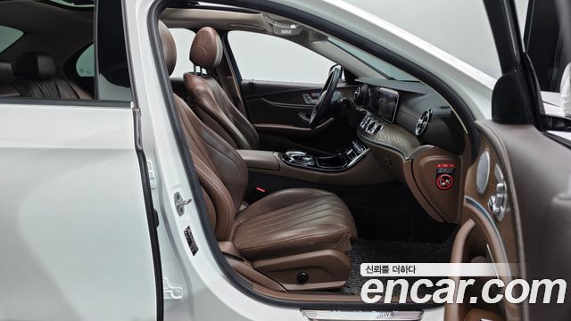 مرسيدس إي كلاس W213 E300 4MATIC
