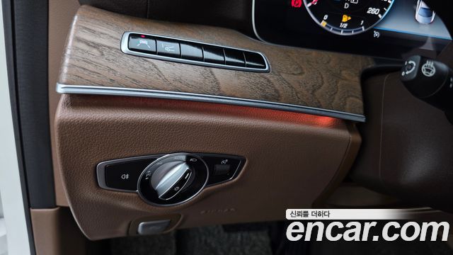 مرسيدس إي كلاس W213 E300 4MATIC