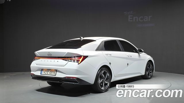 هيونداي إلنترا (CN7) راي