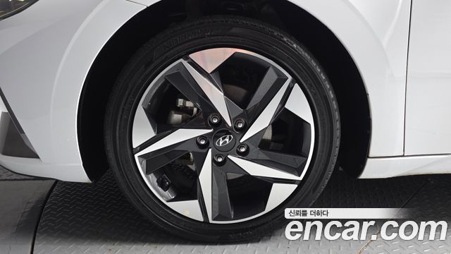 هيونداي إلنترا (CN7) راي