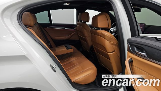 بي ام دبليو الفئة الخامسة (G30) 520i M