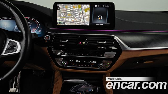 بي ام دبليو الفئة الخامسة (G30) 520i M