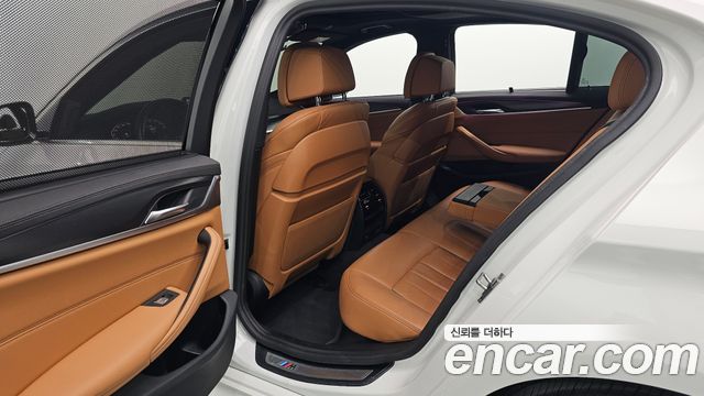 بي ام دبليو الفئة الخامسة (G30) 520i M