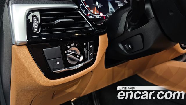 بي ام دبليو الفئة الخامسة (G30) 520i M